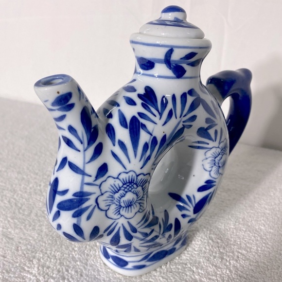 Vintage Blue White Ceramic Floral Donut Shaped Teapot - Picture 10 of 13